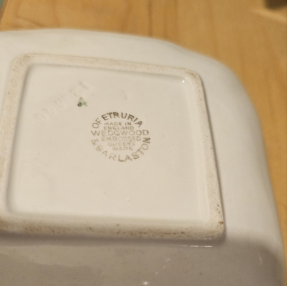 Set of 2 vintage Wedgwood small ring/trinket dishes/plates - Picture 6 of 7